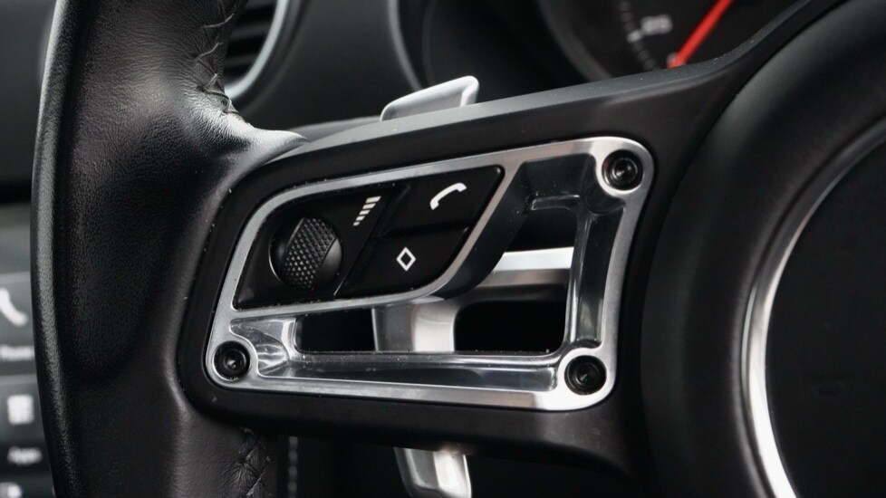 Used Porsche Cayman 2020 for sale - 75929739: Photo 36