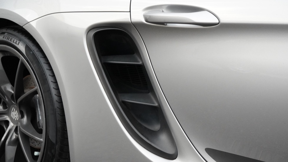 Used Porsche Cayman 2020 for sale - 75929739: Photo 42