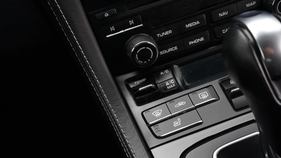 Used Porsche Cayman 2020 for sale - 75929739: Photo 45