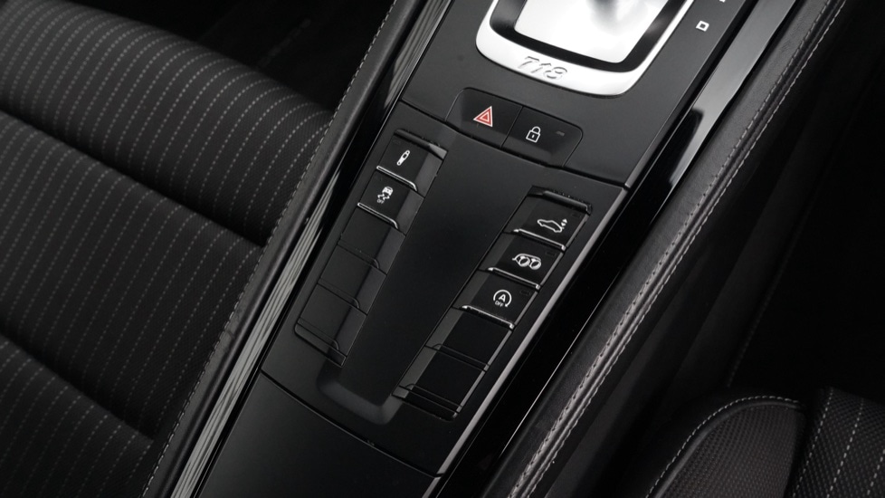 Used Porsche Cayman 2020 for sale - 75929739: Photo 47