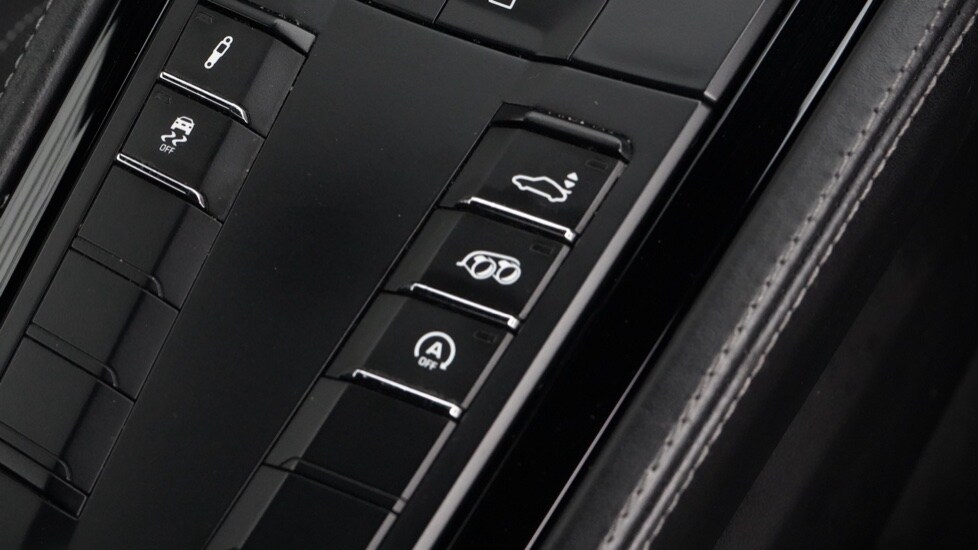 Used Porsche Cayman 2020 for sale - 75929739: Photo 48