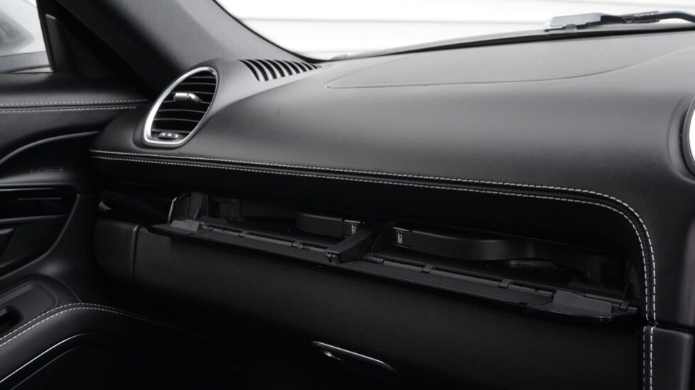 Used Porsche Cayman 2020 for sale - 75929739: Photo 57