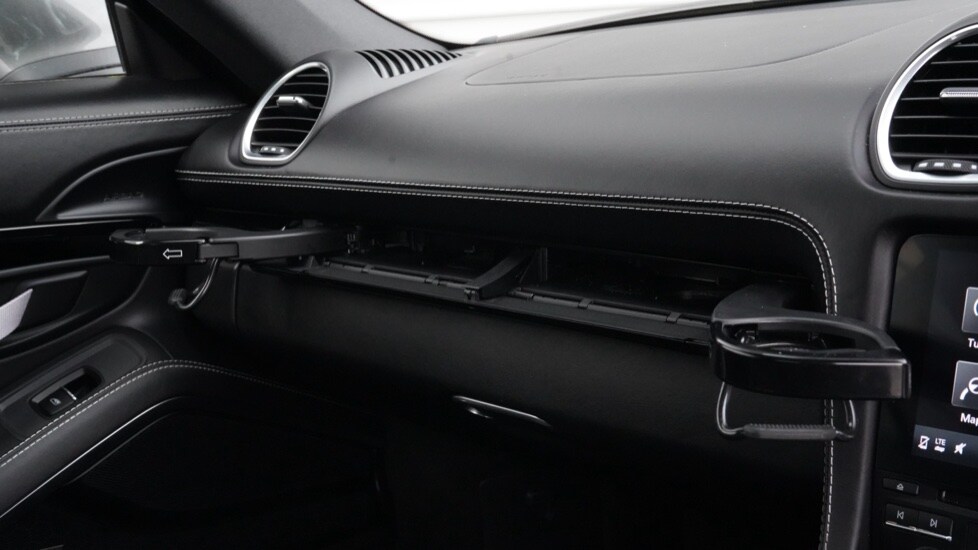 Used Porsche Cayman 2020 for sale - 75929739: Photo 58