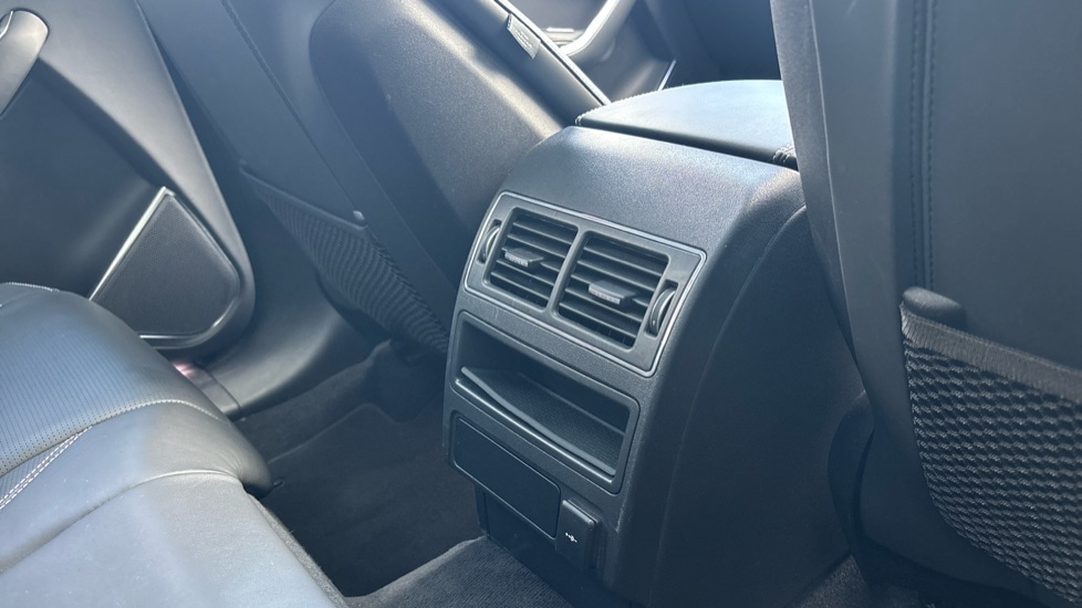 Used Jaguar F-Pace 2023 for sale - 76870631: Photo 18