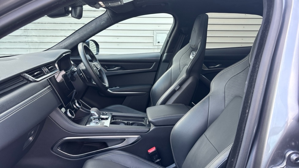 Used Jaguar F-Pace 2023 for sale - 76870631: Photo 3