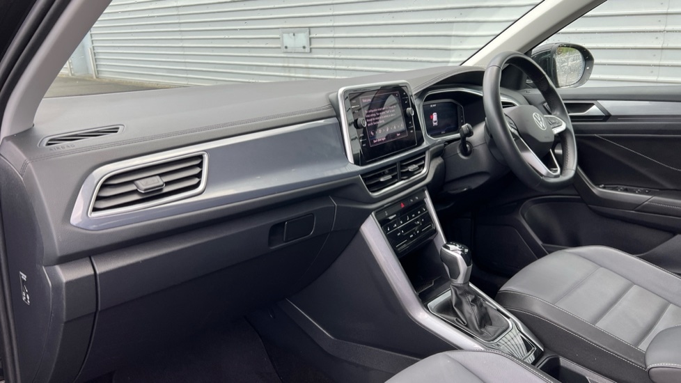 Used Volkswagen T-Roc 2023 for sale - 76868456: Photo 10