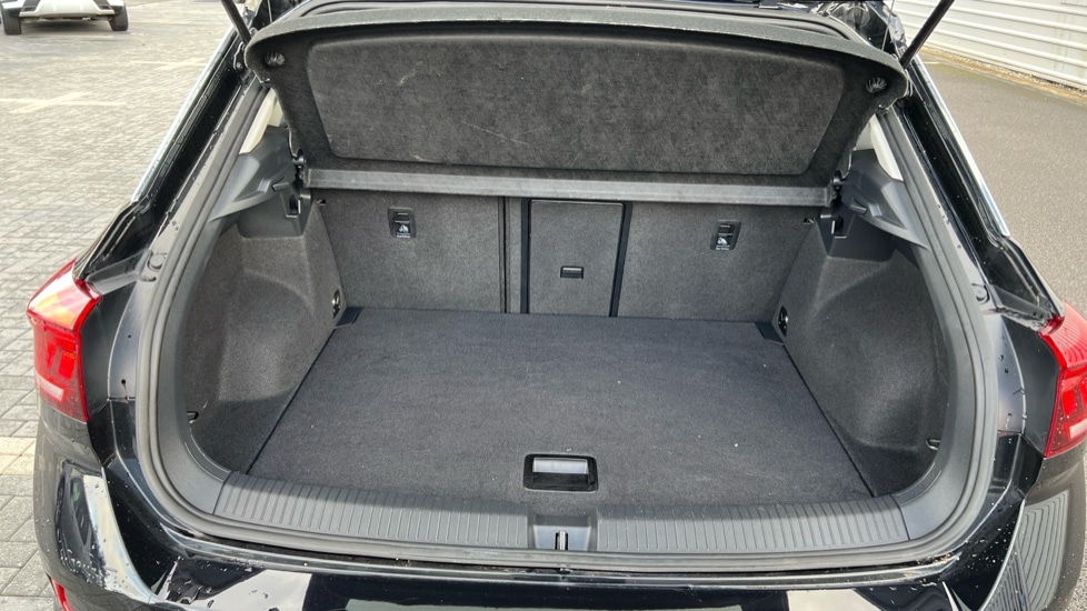 Used Volkswagen T-Roc 2023 for sale - 76868456: Photo 15