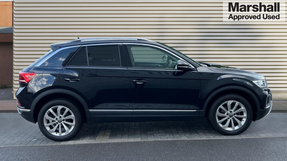 Used Volkswagen T-Roc 2023 for sale - 76868456: Photo 2