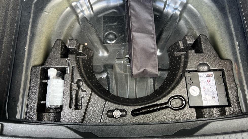 Used Volkswagen T-Roc 2023 for sale - 76868456: Photo 23