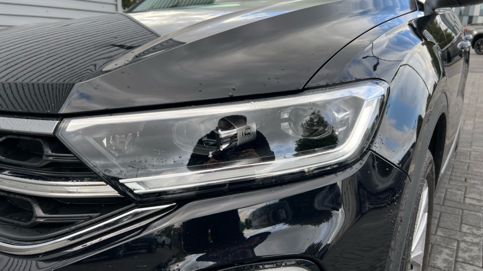 Used Volkswagen T-Roc 2023 for sale - 76868456: Photo 25