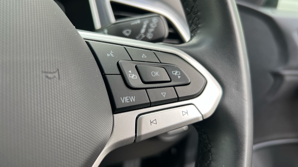 Used Volkswagen T-Roc 2023 for sale - 76868456: Photo 34