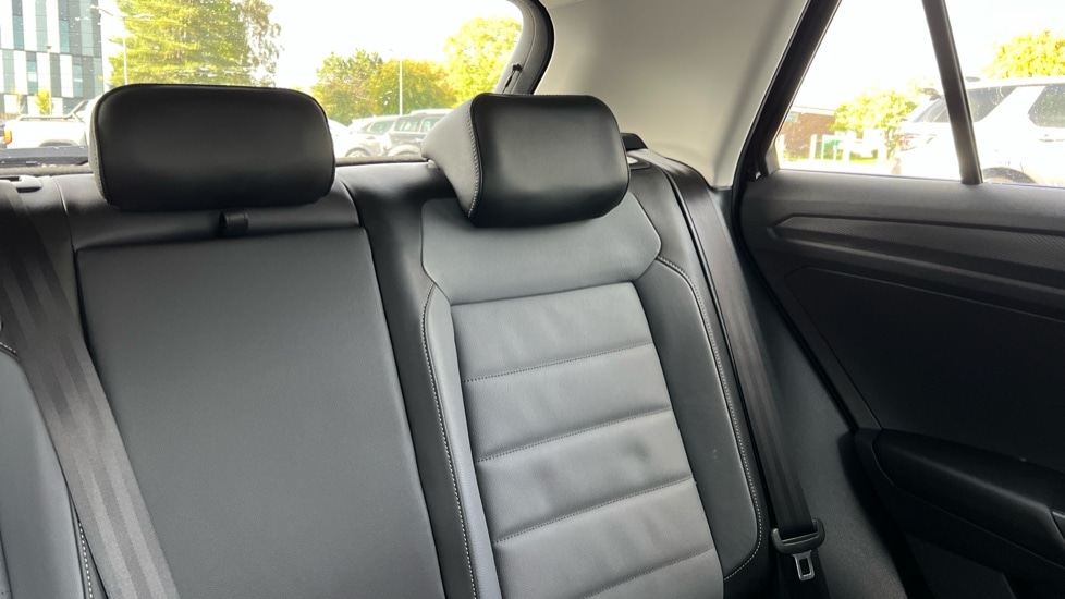 Used Volkswagen T-Roc 2023 for sale - 76868456: Photo 39