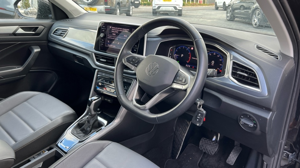 Used Volkswagen T-Roc 2023 for sale - 76868456: Photo 9