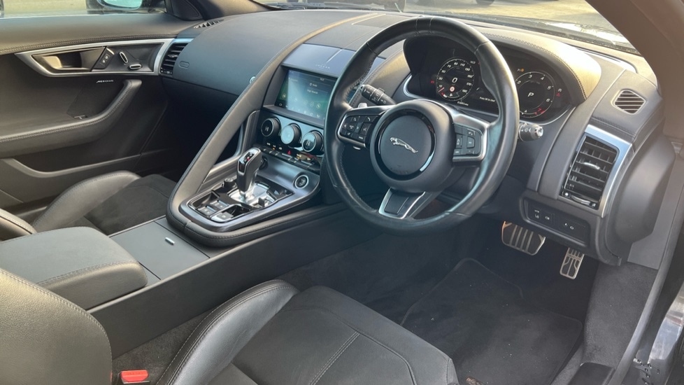 Used Jaguar F-Type 2021 for sale - 76874137: Photo 32