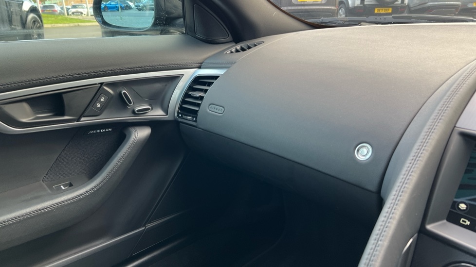 Used Jaguar F-Type 2021 for sale - 76874137: Photo 47