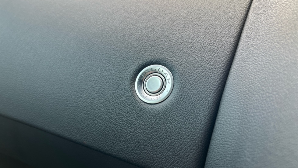 Used Jaguar F-Type 2021 for sale - 76874137: Photo 50