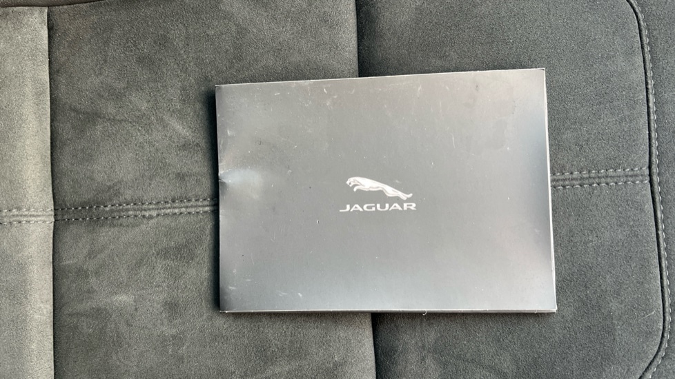 Used Jaguar F-Type 2021 for sale - 76874137: Photo 51