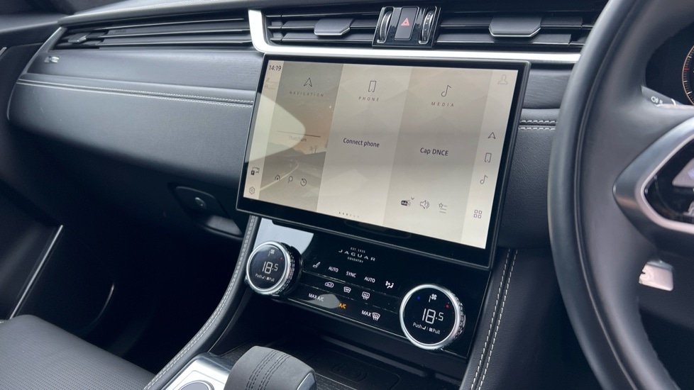 Used Jaguar F-Pace 2023 for sale - 76868447: Photo 13