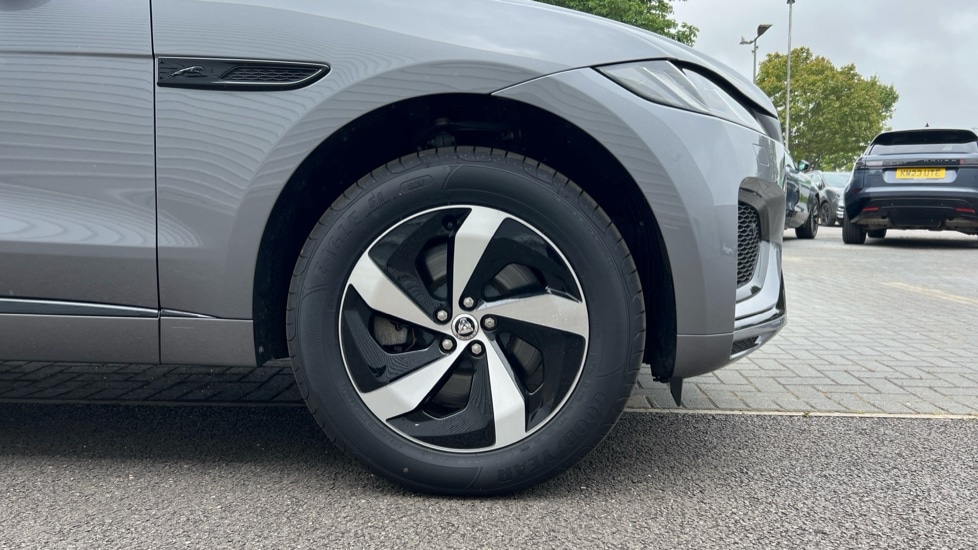 Used Jaguar F-Pace 2023 for sale - 76868447: Photo 5