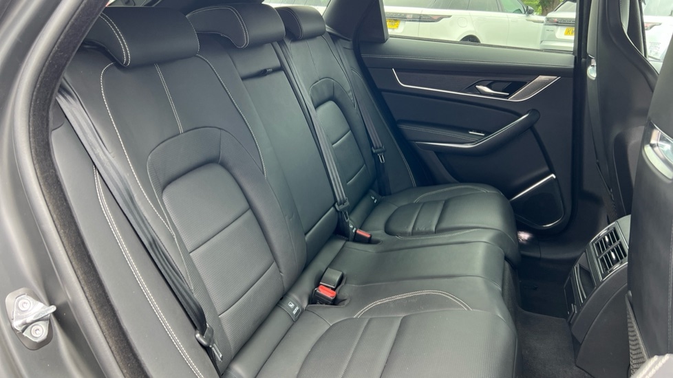 Used Jaguar F-Pace 2023 for sale - 76868447: Photo 7
