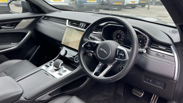 Used Jaguar F-Pace 2023 for sale - 75394438: Photo 32
