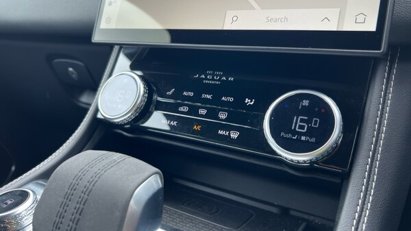 Used Jaguar F-Pace 2023 for sale - 75394438: Photo 40