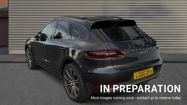 Used Porsche Macan 2016 for sale - 76229232: Photo 2