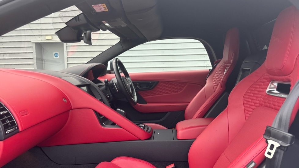 Used Jaguar F-Type 2023 for sale - 76078945: Photo 3