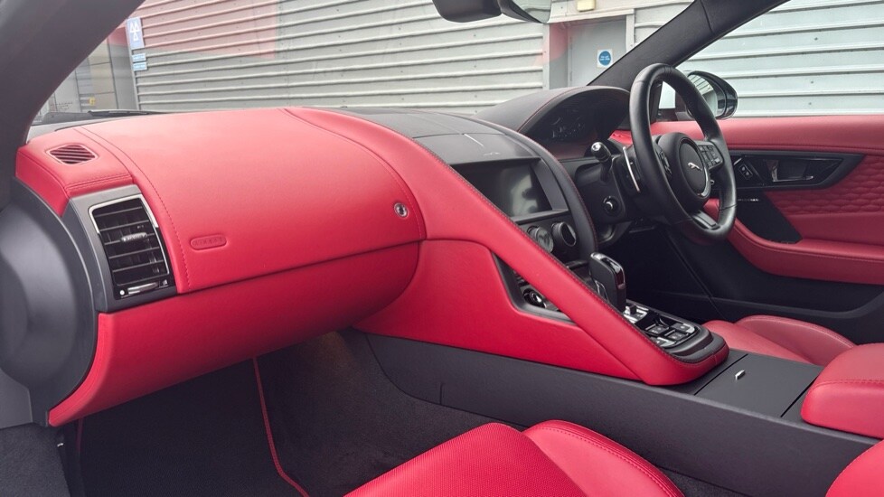 Used Jaguar F-Type 2023 for sale - 76078945: Photo 33