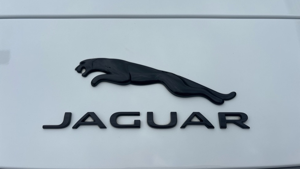 Used Jaguar F-Type 2023 for sale - 76078945: Photo 37