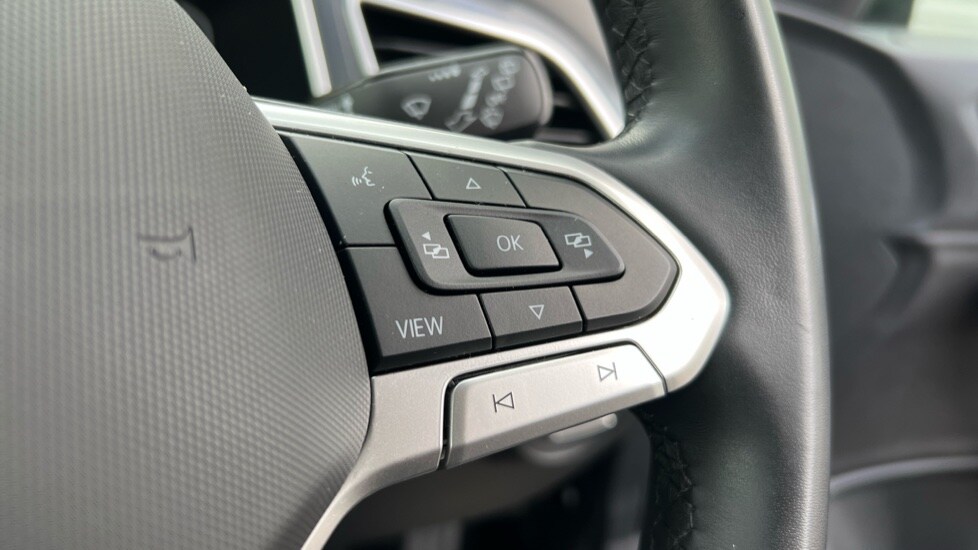 Used Volkswagen T-Roc 2023 for sale - 75394436: Photo 34