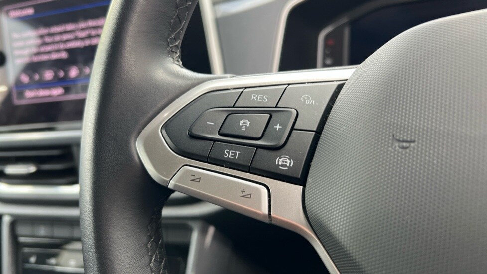 Used Volkswagen T-Roc 2023 for sale - 75394436: Photo 35