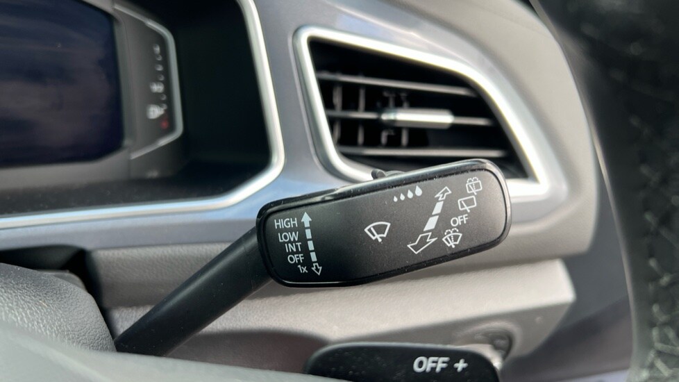 Used Volkswagen T-Roc 2023 for sale - 75394436: Photo 41