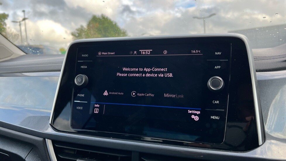 Used Volkswagen T-Roc 2023 for sale - 75394436: Photo 43