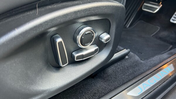 Used Jaguar E-Pace 2023 for sale - 75394414: Photo 32