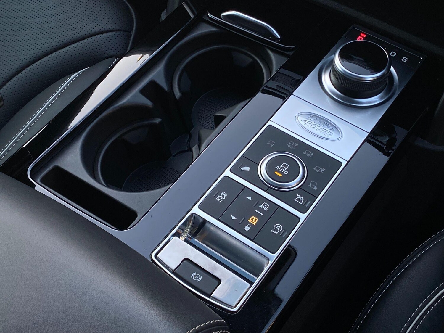 Used Land Rover Discovery 2019 for sale - 77824175: Photo 12