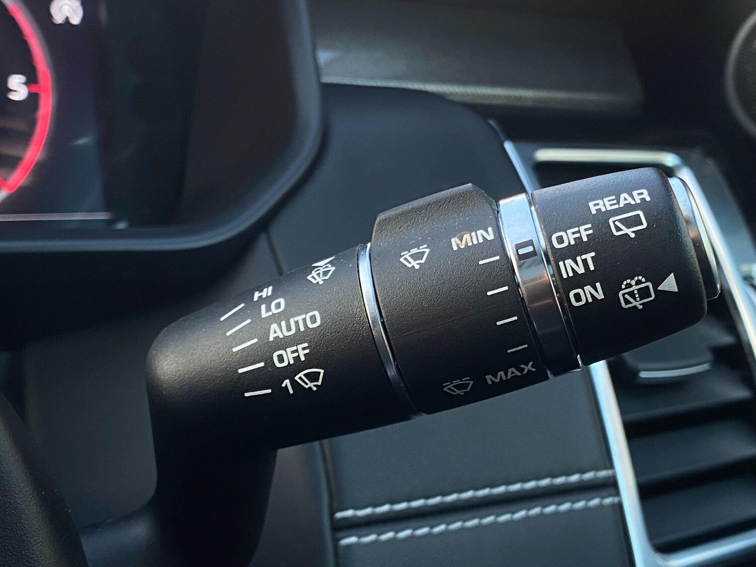 Used Land Rover Discovery 2019 for sale - 77824175: Photo 30