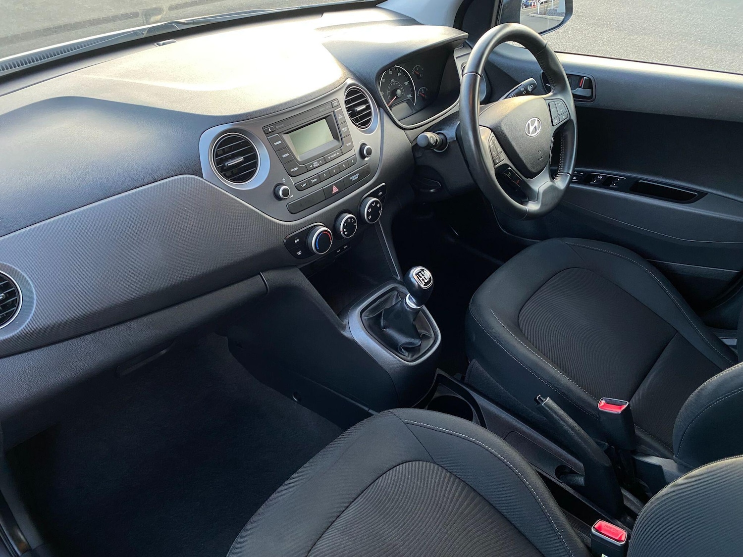 Used Hyundai i10 2019 for sale - 77279485: Photo 9