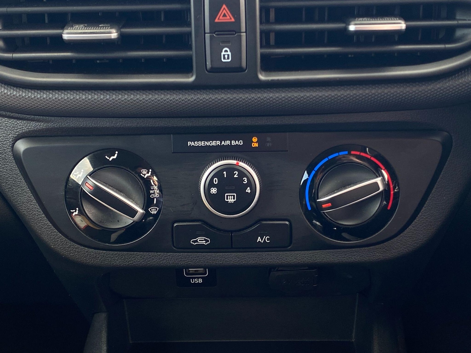 Used Hyundai i10 2022 for sale - 76472222: Photo 22