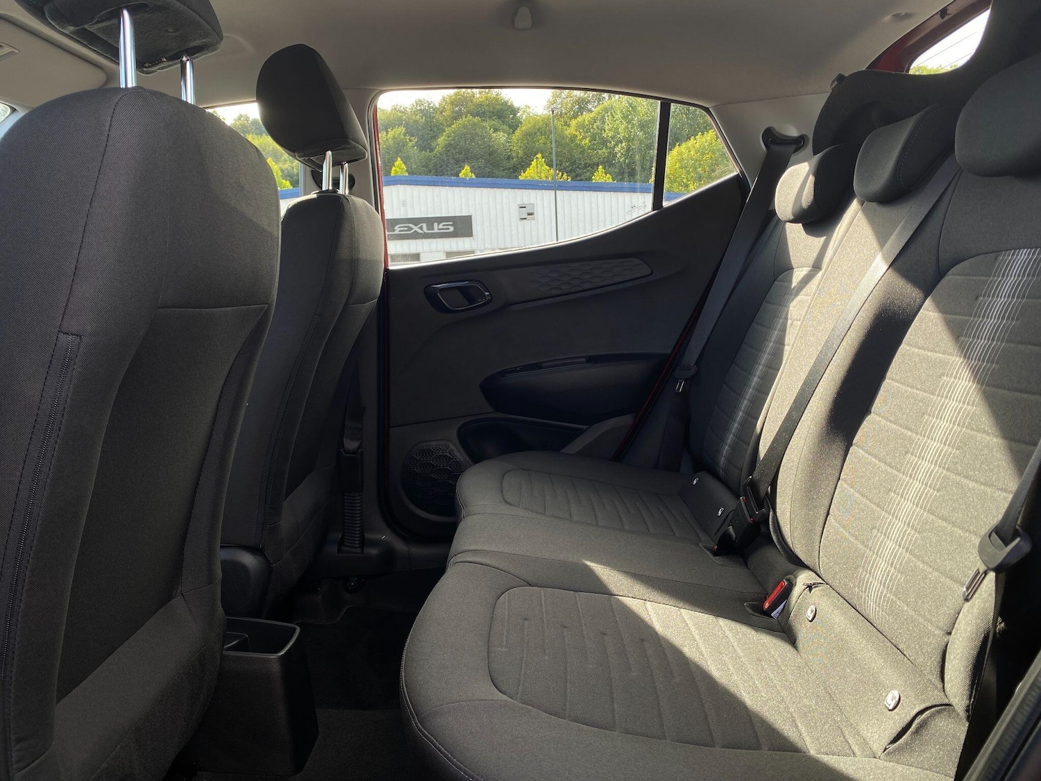 Used Hyundai i10 2022 for sale - 76472222: Photo 9