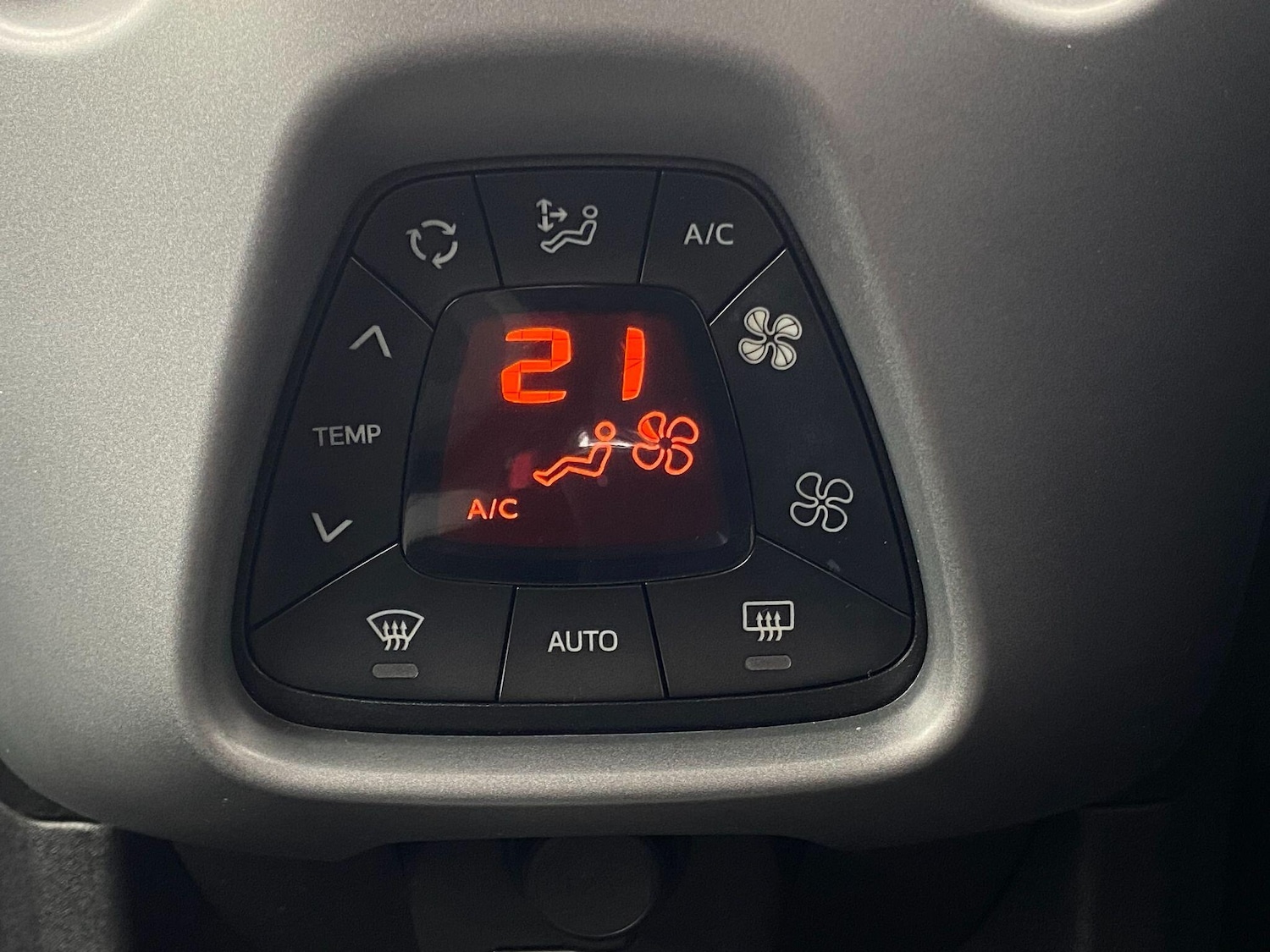 Used Toyota AYGO 2020 for sale - 76824353: Photo 36