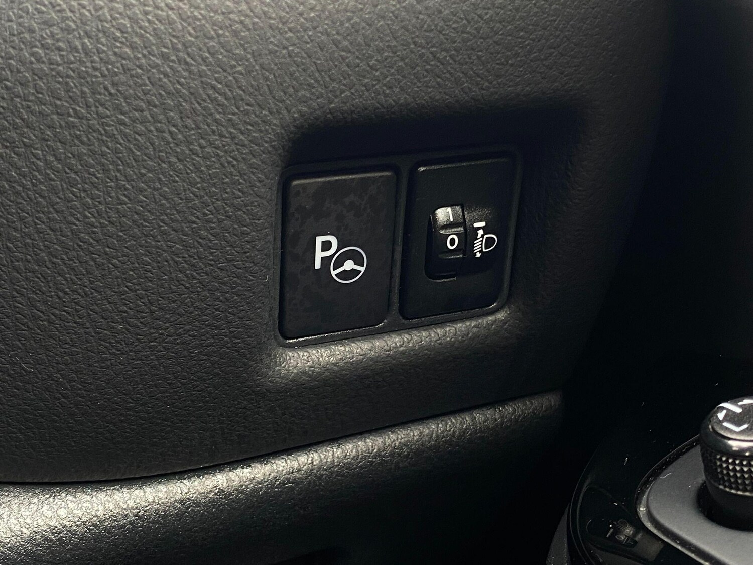 Used Toyota C-HR 2023 for sale - 77939432: Photo 17