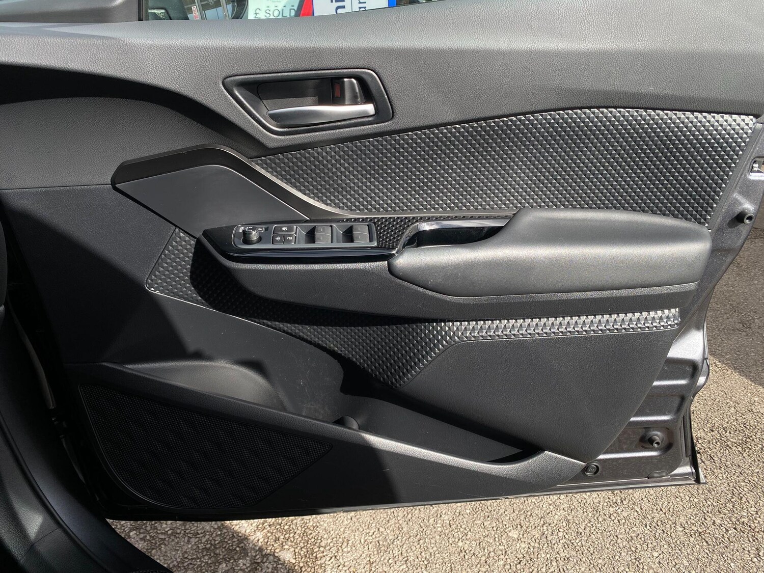 Used Toyota C-HR 2023 for sale - 77939432: Photo 29