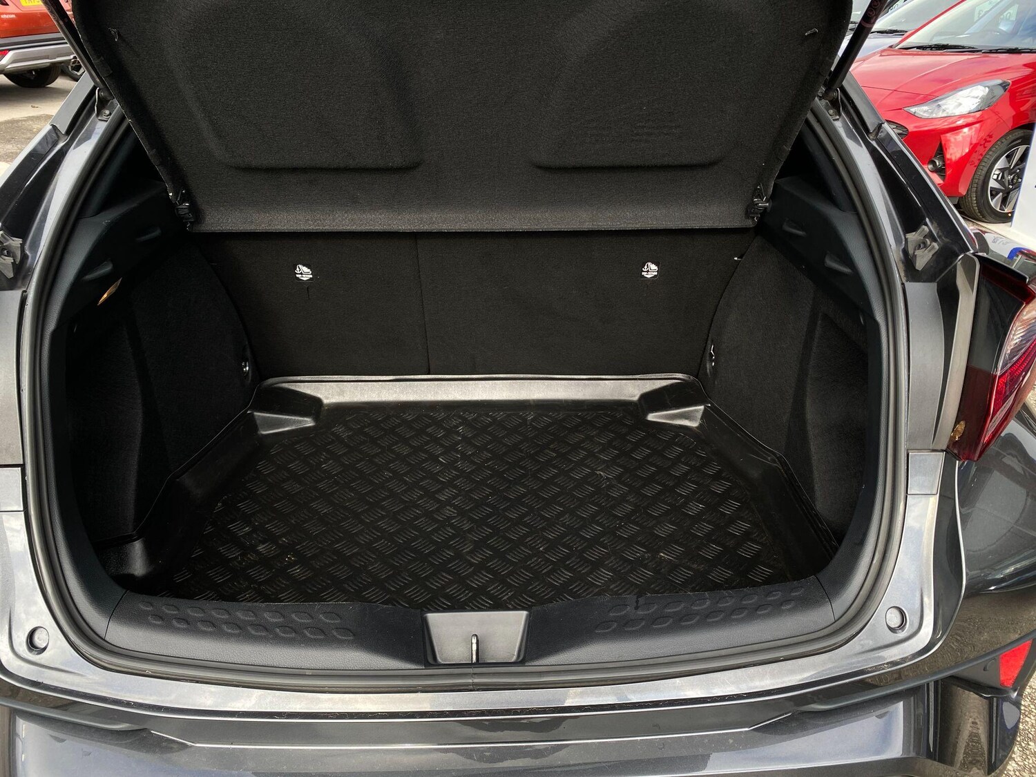 Used Toyota C-HR 2023 for sale - 77939432: Photo 45