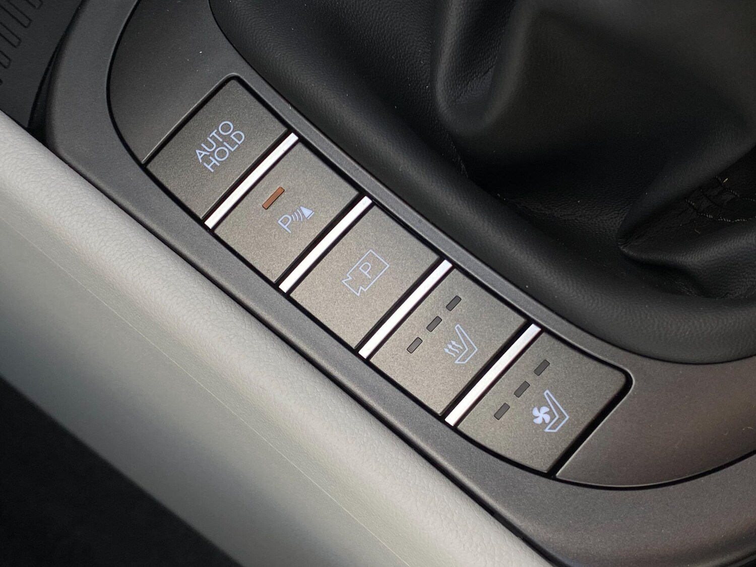 Used Hyundai KONA 2025 for sale - 76200531: Photo 41