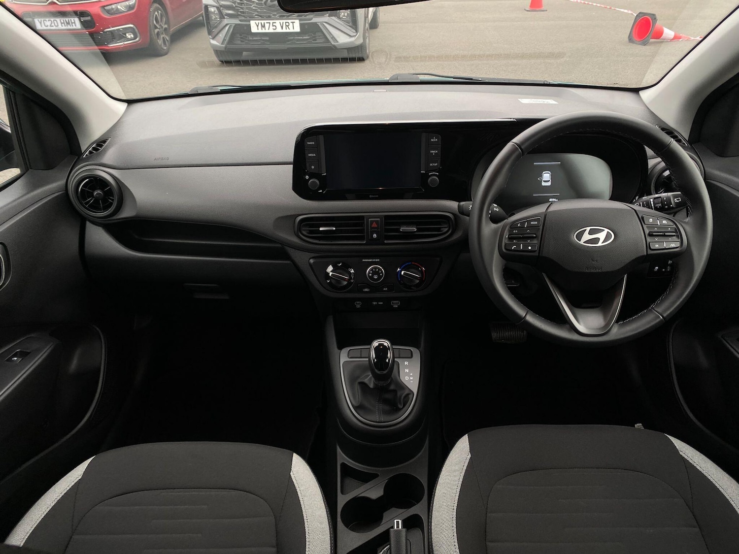 Used Hyundai i10 2023 for sale - 77612738: Photo 9