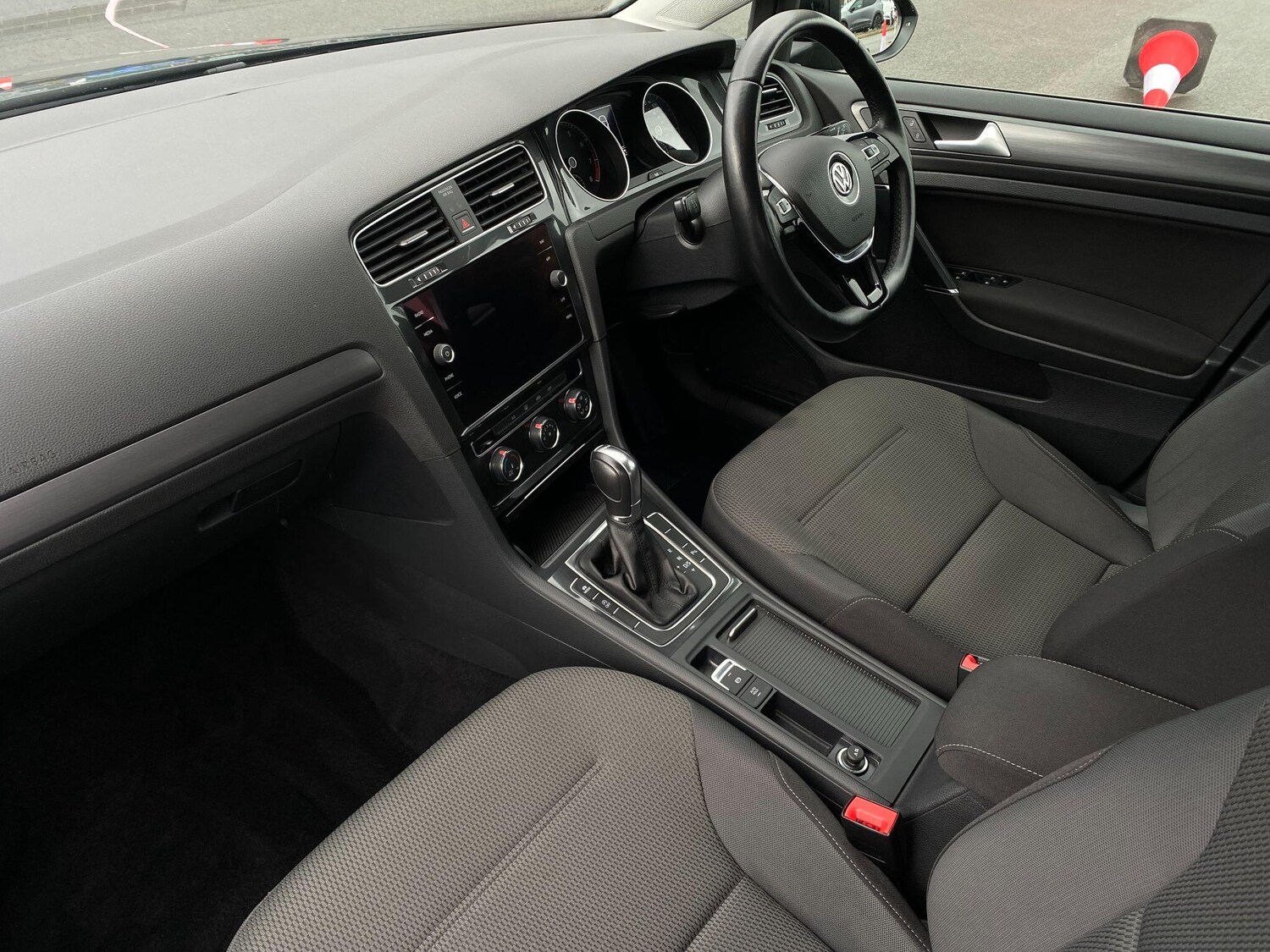 Used Volkswagen Golf 2017 for sale - 77722788: Photo 10