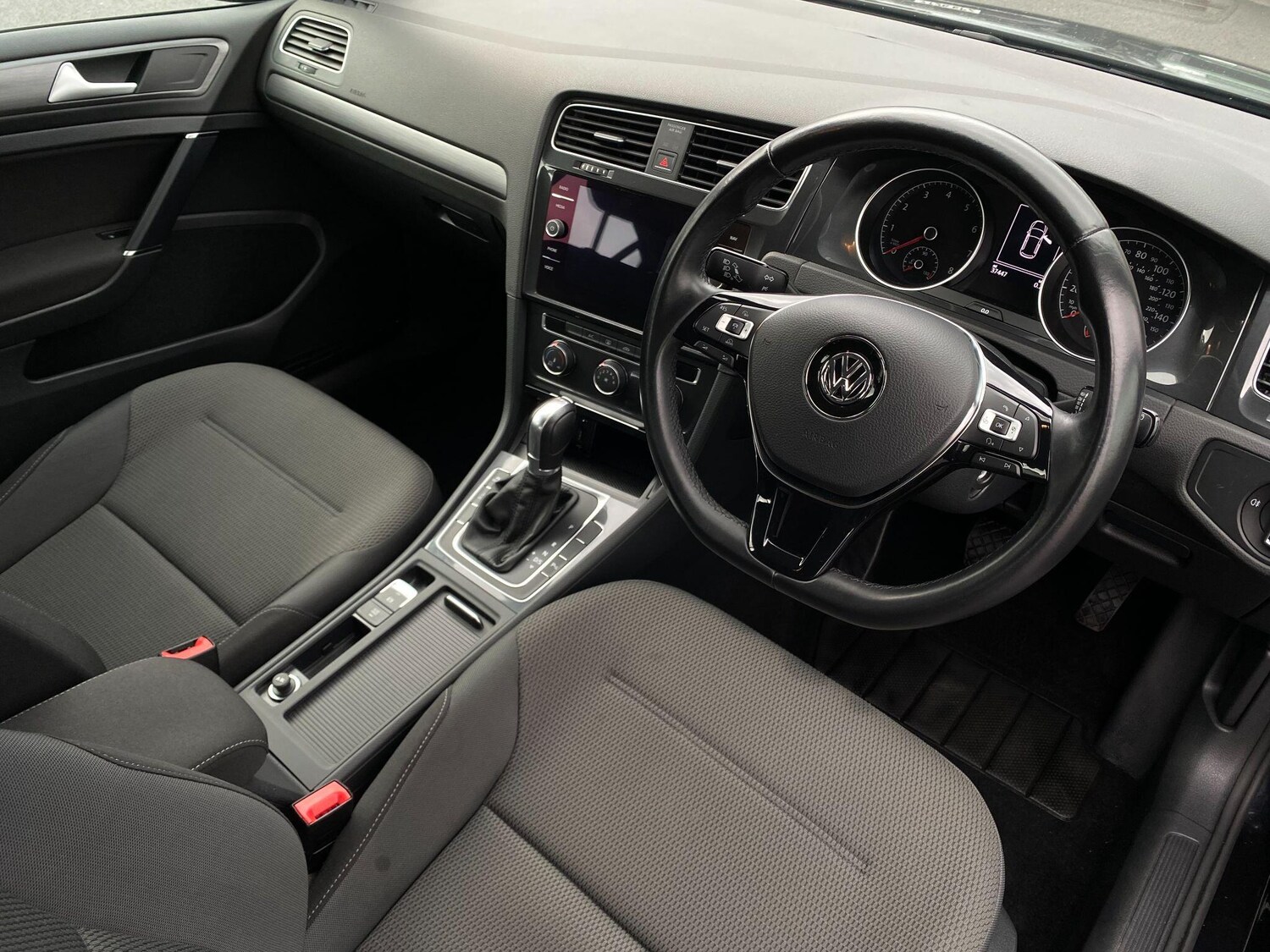 Used Volkswagen Golf 2017 for sale - 77722788: Photo 11