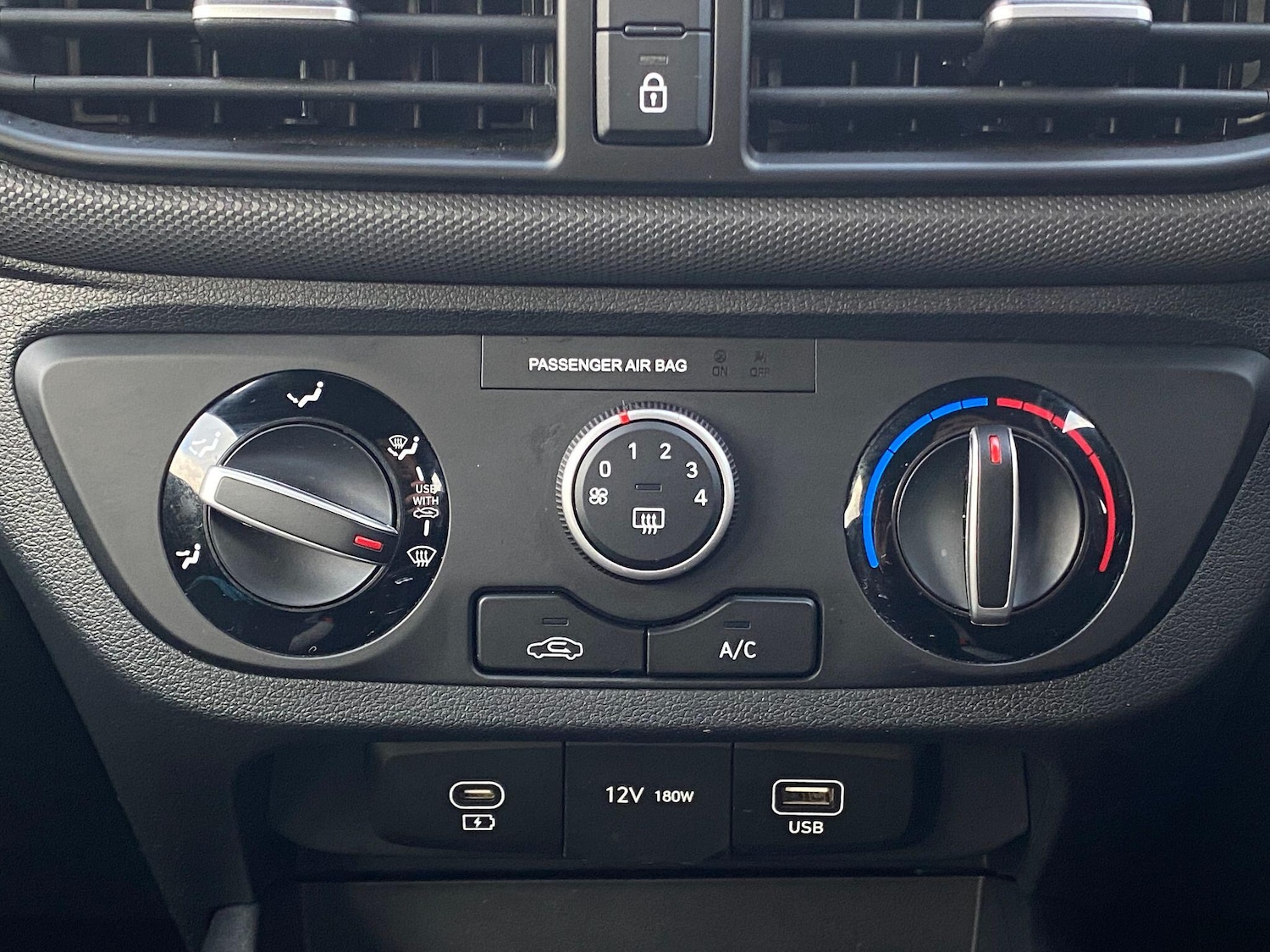 Used Hyundai i10 for sale - 77266735: Photo 21