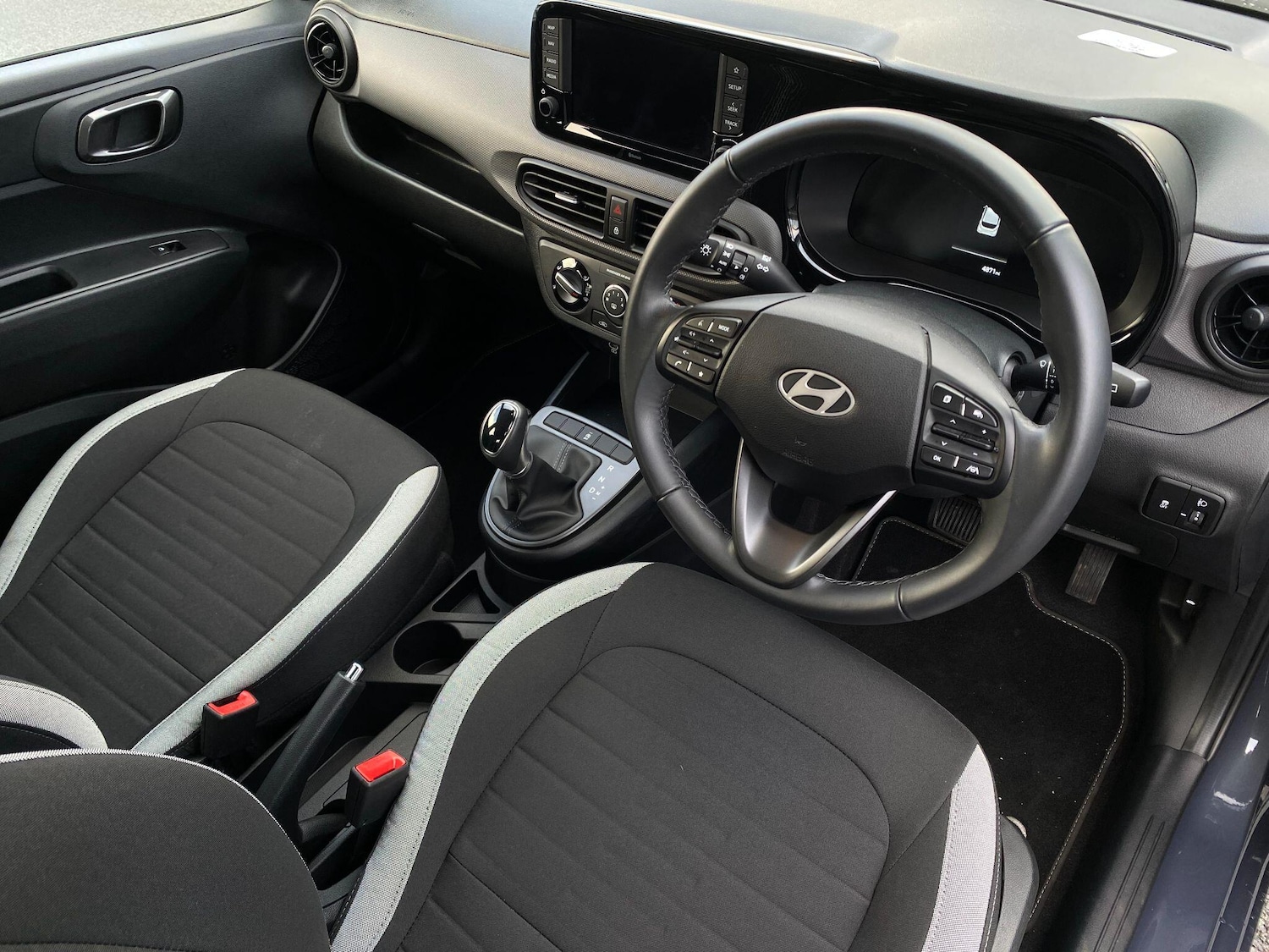 Used Hyundai i10 for sale - 77266735: Photo 40